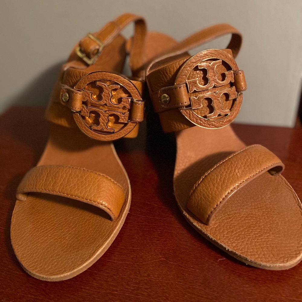 Tory Burch size 9 wedges brown